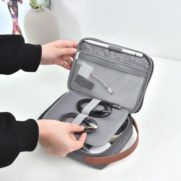 02_خرید-کیف-Minimalis-Travel-Pouch-نمای-دسته-دستی کیف دستی و لوازم جانبی ویوو Minimalis Travel Pouch