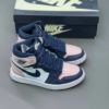 08qrdxxp کفش نایک ایر جردن وان ساقدار اتومسفر بابل جام صورتی سرمه ای Nike Air Jordan 1 High Atmosphere Bubblegum Pink Navy