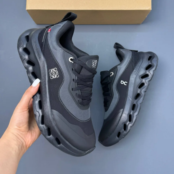 کفش آن رانینگ QC Loewe Cloudtilt تمام مشکی On Running QC Loewe Cloudtilt Triple Black