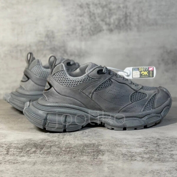 10368335 بالنسیاگا Balenciaga 3XL Suede Distressed طوسی