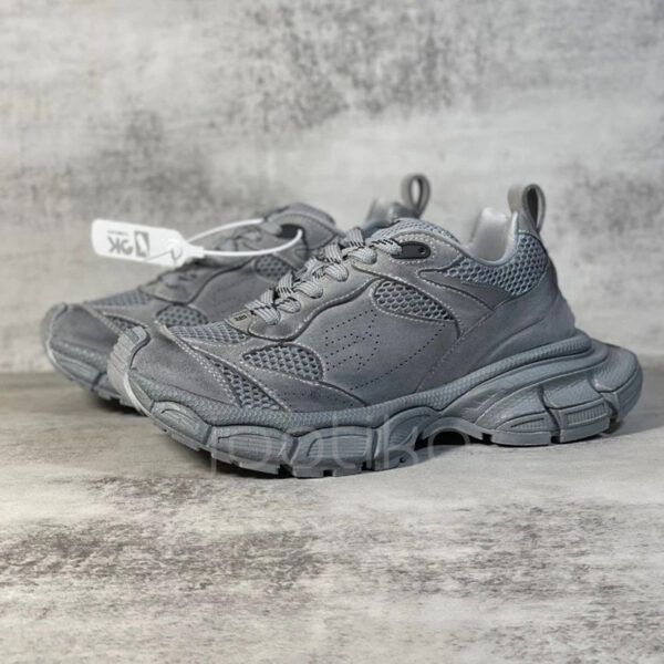10368337 بالنسیاگا Balenciaga 3XL Suede Distressed طوسی