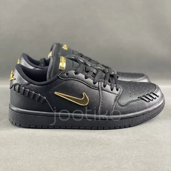 10452352 ایر جردن وان لو Jordan 1 Low Method of Make Black Metallic Gold