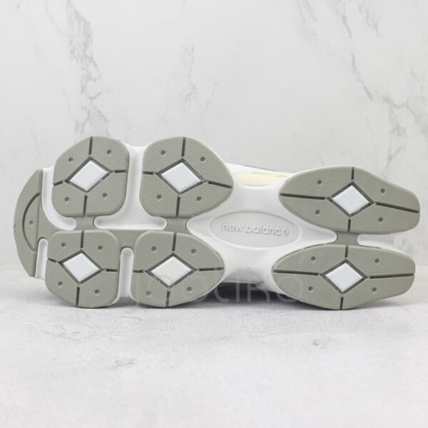 10465033 کفش نیوبالانس New Balance 9060 Grey White