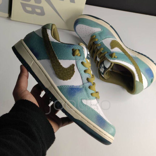 11034521 نایک اس بی دانک لو Nike SB Dunk Low Alexis Sablone Chameleon