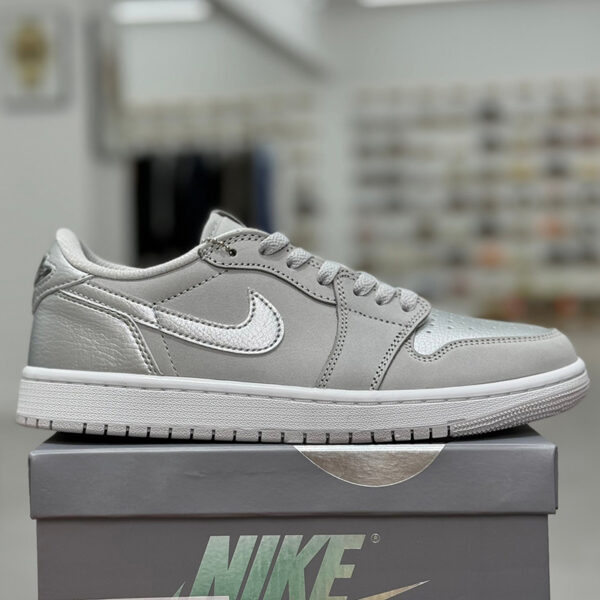 جردن وان لو Jordan 1 Low OG Metallic Silver متالیک سیلور
