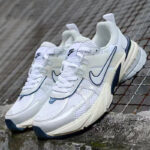 نایک وی تو کی ران Nike V2K Run Platinum Tint