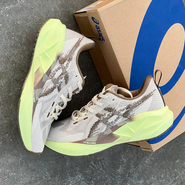 12631581 اسیکس نوابلاست 5 کرم قهوه ای زرد ASICS Novablast 5 Mineral Beige Taupe Grey