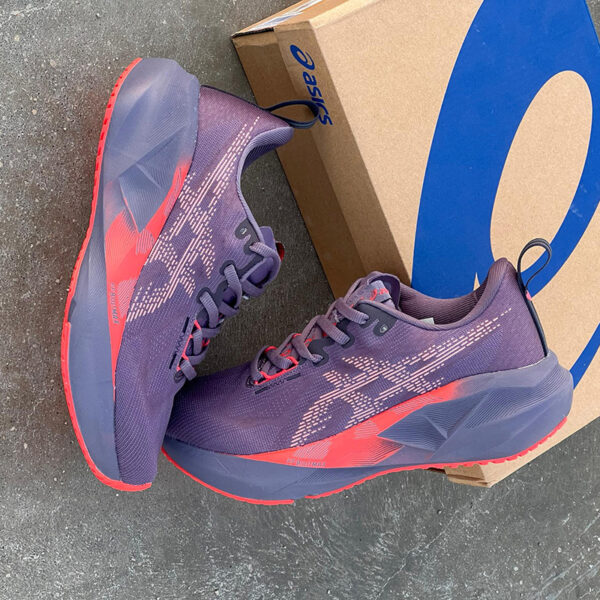 12632204 اسیکس نوابلاست 5 بنفش و مرجانی ASICS Novablast 5 Greyish Purple Coral Reef