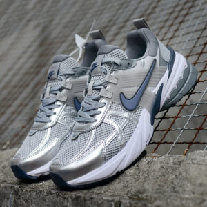 12795182 نایک وی تو کی ران طوسی سفید سرمهای Nike V2K Run Wolf Grey Midnight Navy
