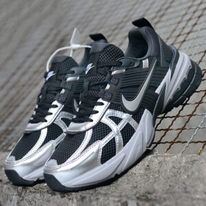 12795211 نایک وی تو کی ران مشکی نقرهای متالیک Nike V2K Run Black Metallic Silver
