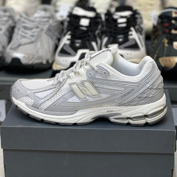 13069818 کفش نیوبالانس 1906R طوسی روشن / سفید New Balance 1906R Shadow Grey Magnet JD Sports Exclusive