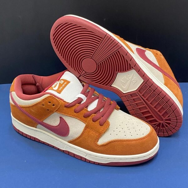 13193477 نایک اس بی دانک لو پرو دارک راست سیدر Nike SB Dunk Low Pro Dark Russet Cedar