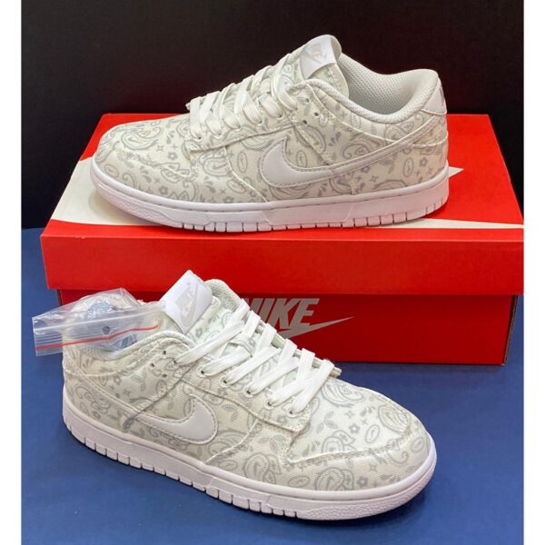 13193614 نایک دانک لو سفید طرح پیزلی Nike Dunk Low White Paisley