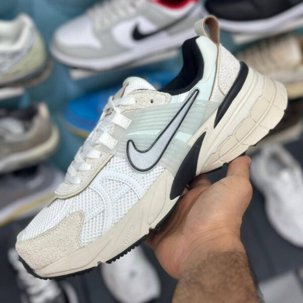 13553165 نایک وی تو کی ران Nike V2K Run Summit White Light Orewood Brown