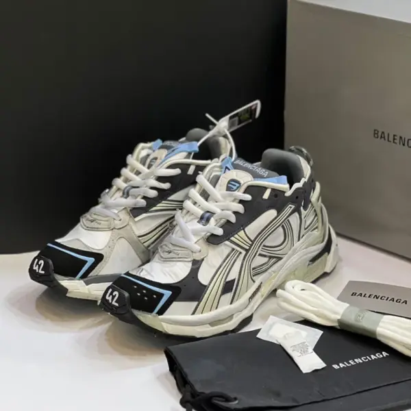 13571279 بالنسیاگا رانر سفید بژ طوسی آبی Balenciaga Runner White/Beige/Grey/Blue