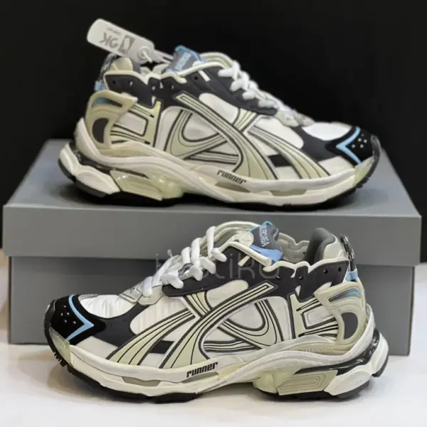 13571282 بالنسیاگا رانر سفید بژ طوسی آبی Balenciaga Runner White/Beige/Grey/Blue