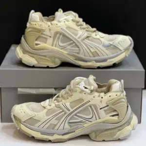 13571303 بالنسیاگا رانر بژ Balenciaga Runner Beige
