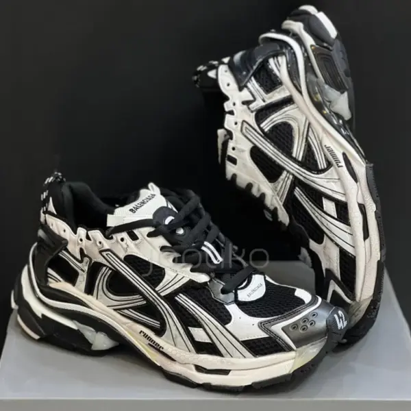 13571379 بالنسیاگا رانر مشکی سفید Balenciaga Runner Black White