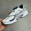 13604959 نایک وی فایو آر ان آر سفید سرمه ای Nike V5 RNR White Navy Silver