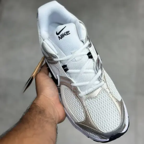 13605520 نایک وی فایو آر ان آر سفید متالیک نقرهای مشکی Nike V5 RNR White Vast Grey Metallic Silver Black