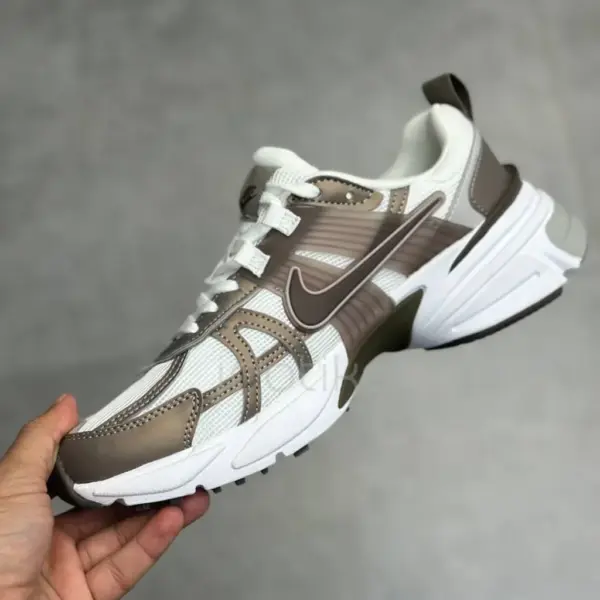 13612505 نایک وی تو کی ران سفید قهوه ای Nike V2K Run Mink Brown Summit White College Grey Ironstone