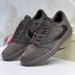 جردن ۱ لو تراویس اسکات قهوه‌ای مخملی Jordan 1 Retro Low OG SP Travis Scott Velvet Brown