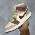 جردن وان مید کرم قهوه ای کالباسی Jordan 1 Mid SE Dark Pony Smoky Mauve