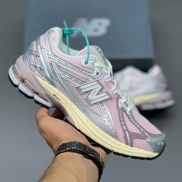 کفش نیوبالانس ۱۹۰۶R صورتی نقره‌ای New Balance 1906R Rose Sugar Silver