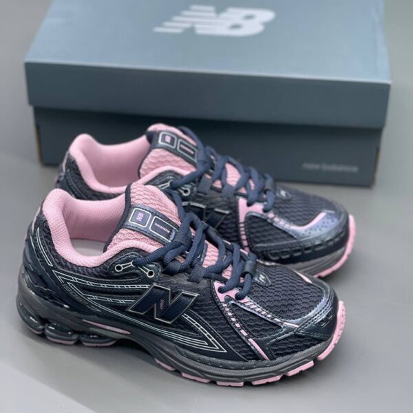 کفش نیوبالانس ۱۹۰۶R سرمه‌ای صورتی New Balance 1906R Pink Taffy