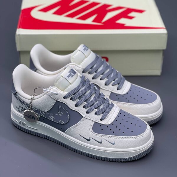 14611908 نایک ایرفورس وان نورث فیس طوسی سفید استخوانی Nike Air Force 1 The North Face Sail Grey