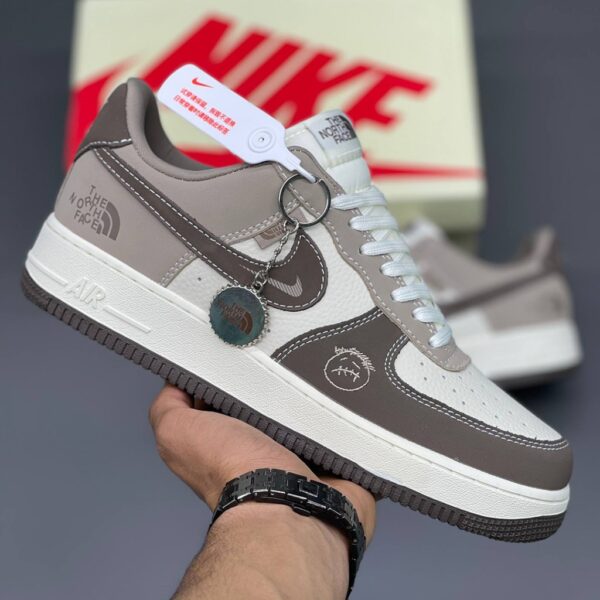 14611919 نایک ایرفورس وان نورث فیس موکا سفید Nike Air Force 1 The North Face Mocha