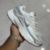 نایک اینیشیتور سفید خاکستری قهوه‌ای Nike Initiator Phantom Light Bone Sail Brown IB4339-001