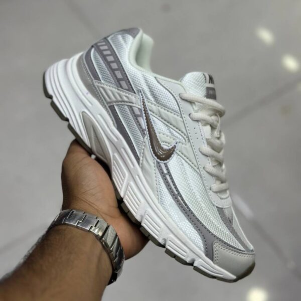 نایک اینیشیتور سفید خاکستری قهوه‌ای Nike Initiator Phantom Light Bone Sail Brown IB4339-001