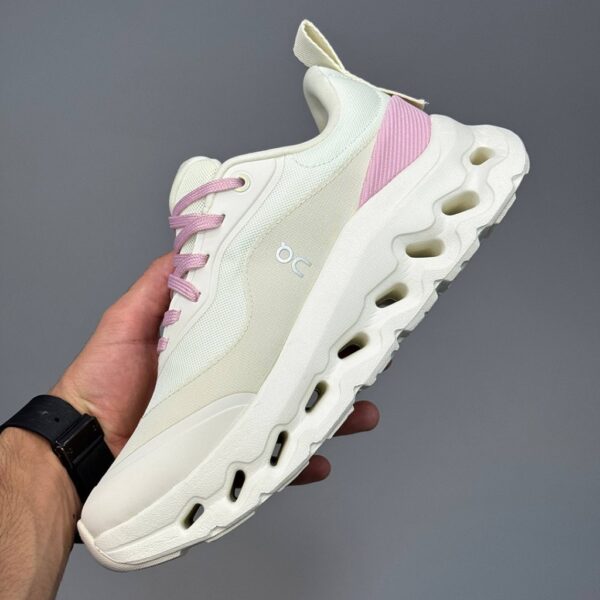 14981895 کتونی آن رانینگ کلودتیلت سفید صورتی On Running Cloudtilt 2 LOEWE White Pink