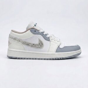 16771717 جردن ۱ لو نگینی سفید خاکستری Jordan 1 Low Sail Soft Pearl IH7323-100