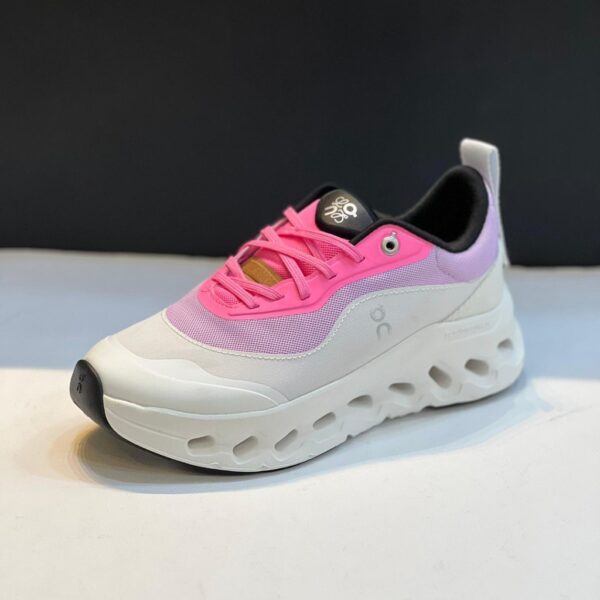 17125927 کتونی آن رانینگ کلودتیلت سفید بنفش صورتی On Running Cloudtilt 2 LOEWE Pink White