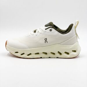 17129652 کتونی آن رانینگ کلودتیلت سفید زیتونی On Running Cloudtilt 2 LOEWE White Khaki 3ME10693507