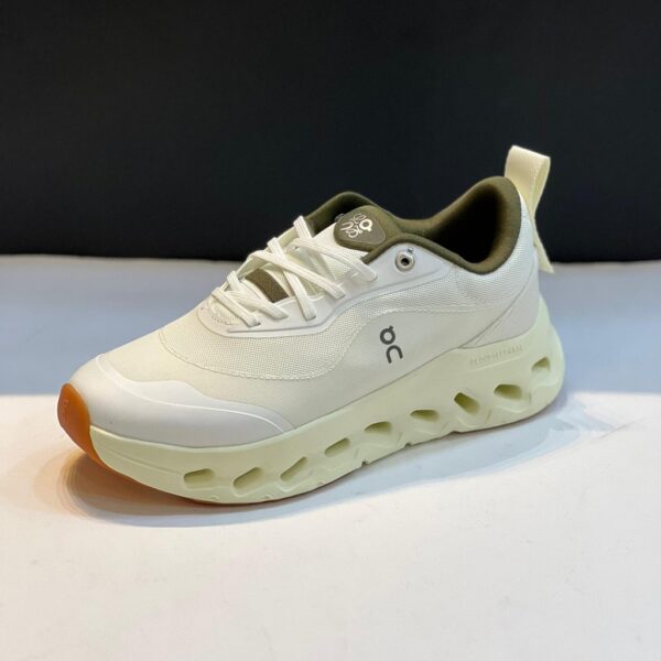 کتونی آن رانینگ کلودتیلت سفید زیتونی On Running Cloudtilt 2 LOEWE White Khaki 3ME10693507