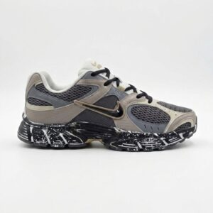18049379 نایک وی فایو آر ان آر طوسی بژ مشکی Nike V5 RNR