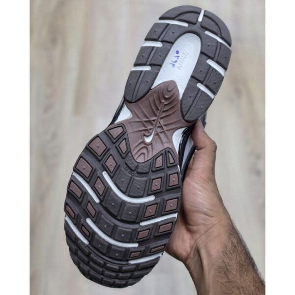 18114768 نایک وی فایو آر ان آر سفید شیری نقرهای Nike V5 RNR
