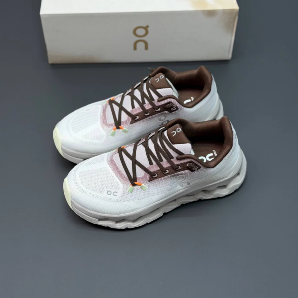 کفش آن رانینگ QC Cloudtilt سفید قهوه‌ای On Running QC Cloudtilt White Brown
