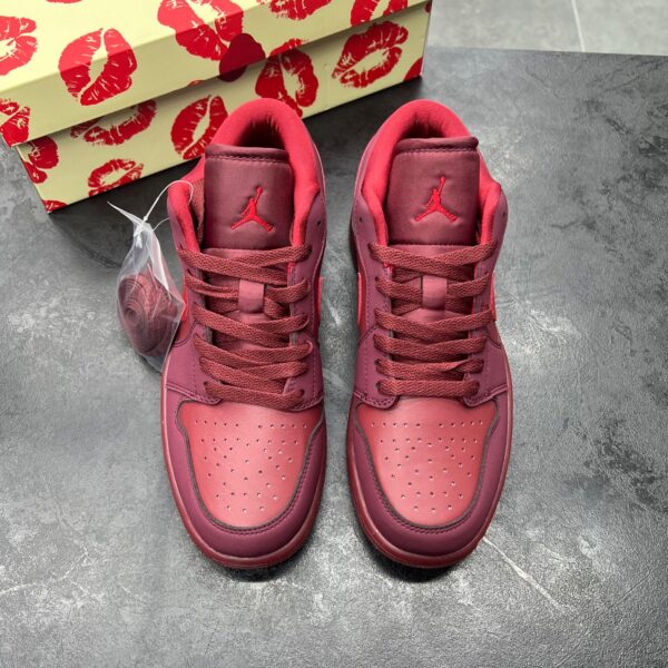 کفش نایک ایر جردن وان لو ولنتاین دی Nike Air Jordan 1 Low Valentine’s Day 2026