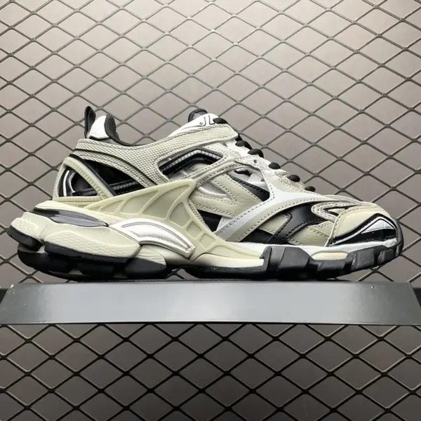 بالنسیاگا ترک Balenciaga Track.2 Beige