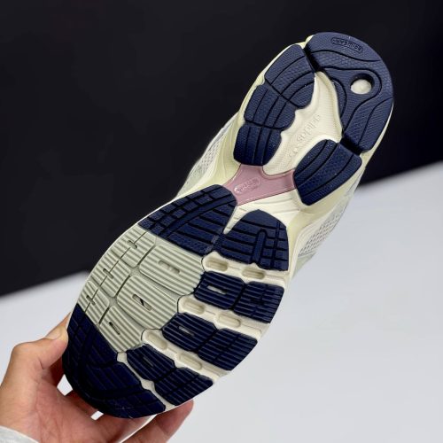 کفش آدیداس آستیر کرم Adidas Astir Cream