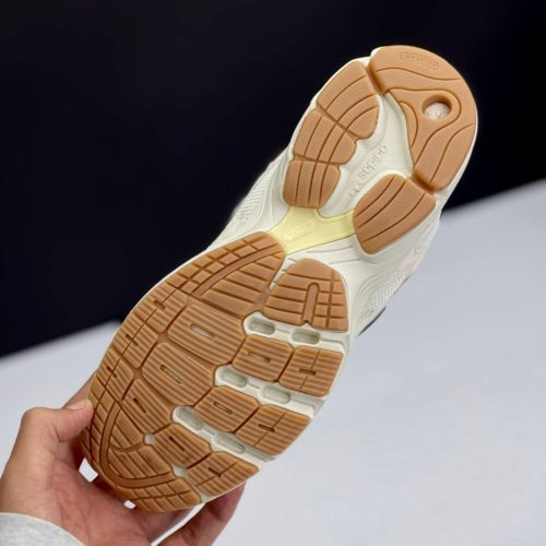 کفش آدیداس آستیر کرم Adidas Astir Cream