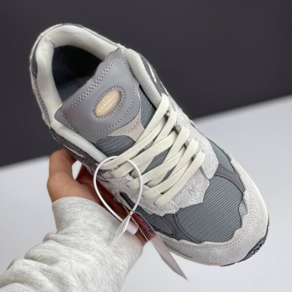 IMG_1581 کفش نیوبالانس ۲۰۰۲R طوسی New Balance 2002R Gray