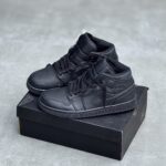 کفش نایک ایر جردن وان ساقدار تمام مشکی Nike Air Jordan 1 High Triple Black
