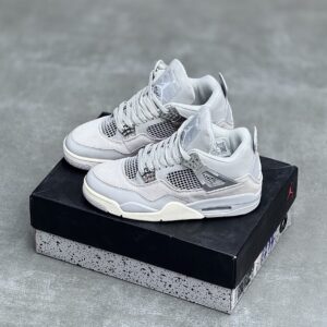 کفش نایک ایر جردن 4 رترو طوسی نقره ای Nike Air Jordan 4 Retro Grey Silver