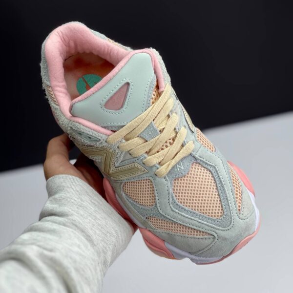 IMG_2298 کتونی نیوبالانس ۹۰۶۰ طوسی صورتی New Balance 9060 Gray Pink