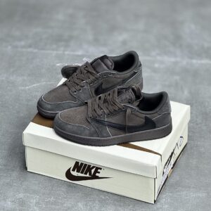 IMG_2987-scaled-1 کفش نایک ایر جردن وان لو تراویس اسکات قهوهای موکا Nike Air Jordan 1 Low Travis Scott Mocha
